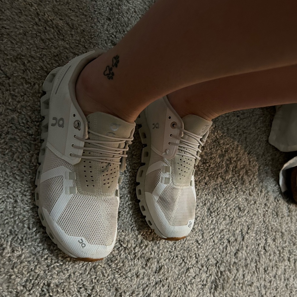 White on cloud tennis shoes!